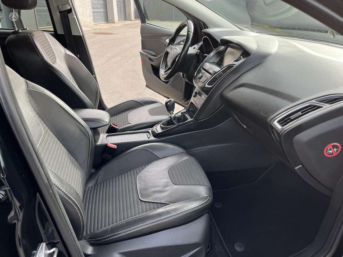 Ford Focus - 12