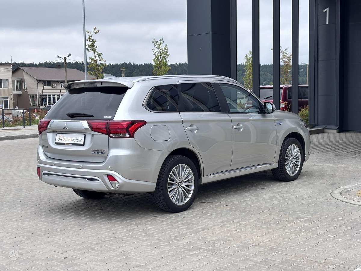 Mitsubishi Outlander - 7