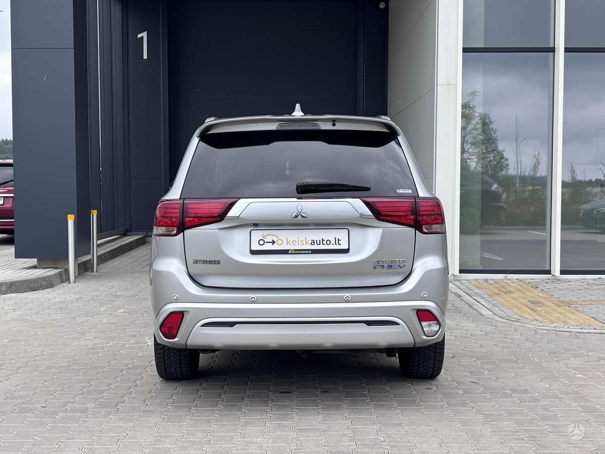 Mitsubishi Outlander - 8