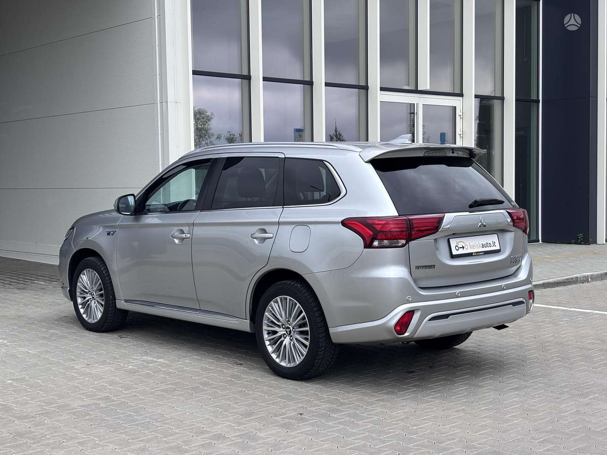 Mitsubishi Outlander - 9
