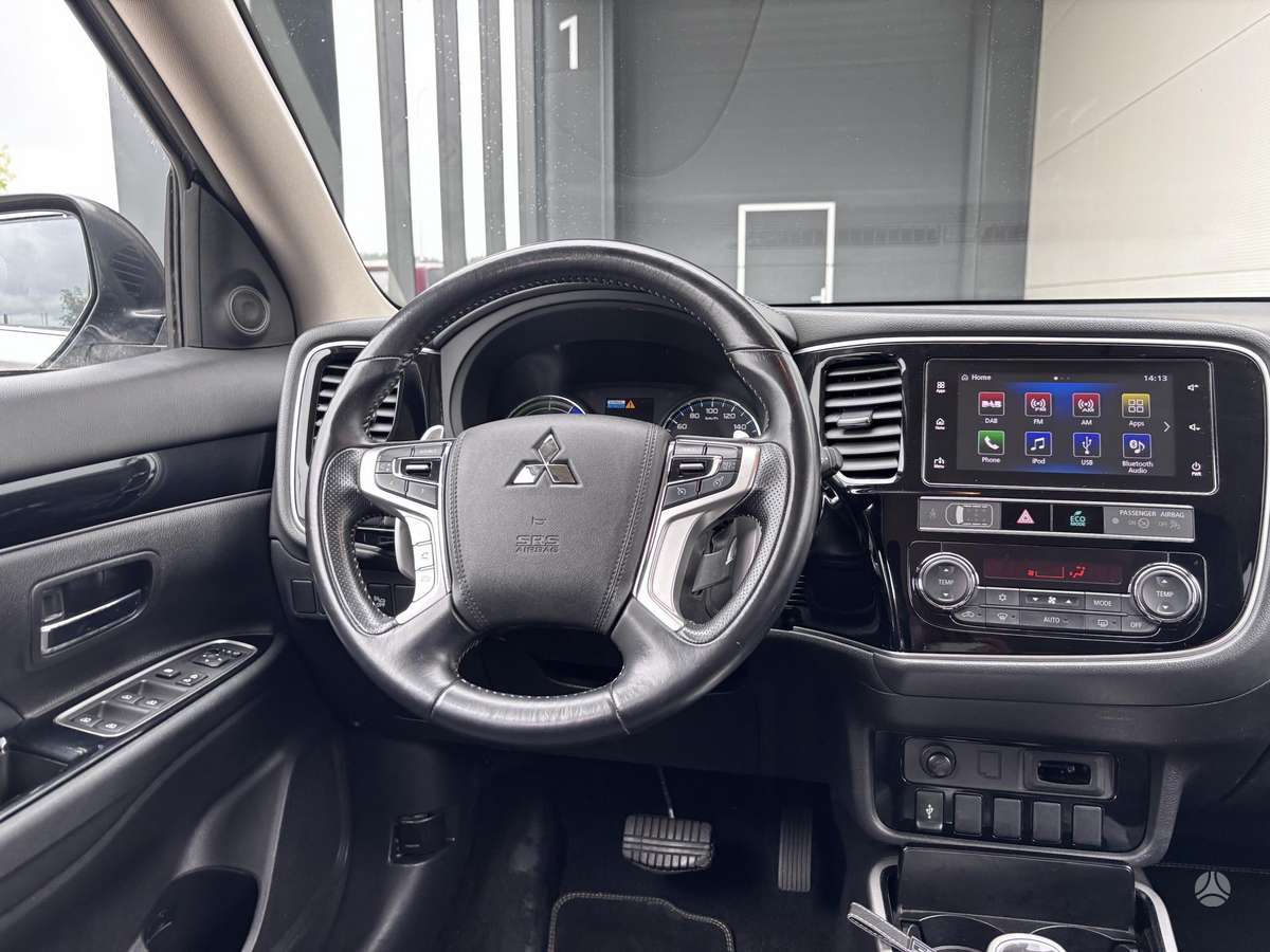Mitsubishi Outlander - 12
