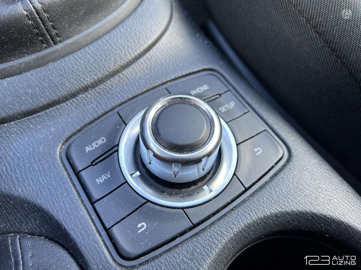 Mazda CX-5, 2.2 l., off-road / crossover