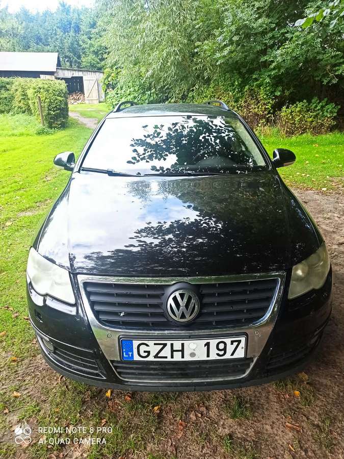 Volkswagen Passat - 1