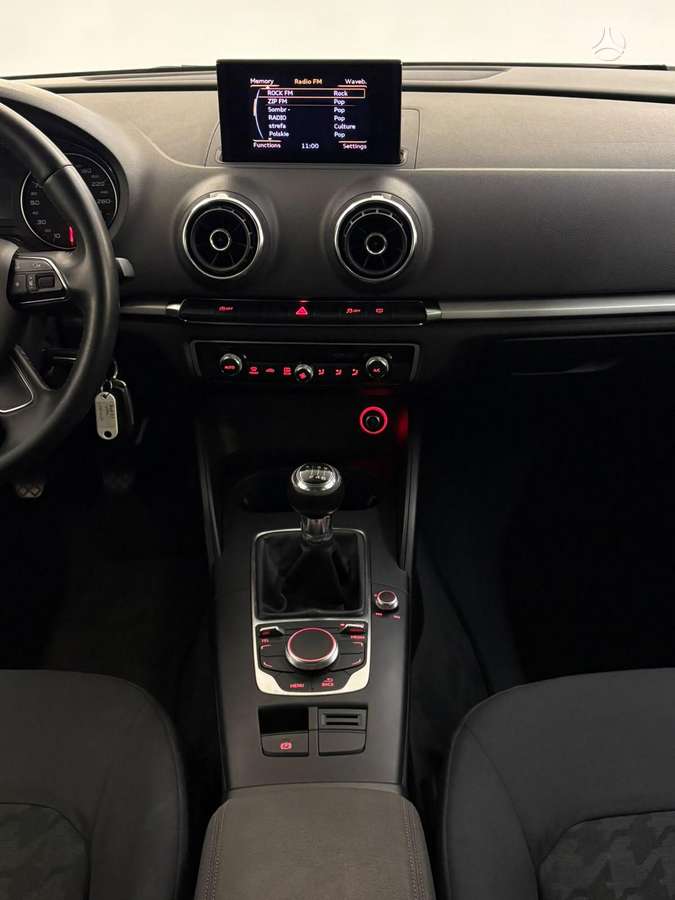 Audi A3, 1.6 l., hatchback