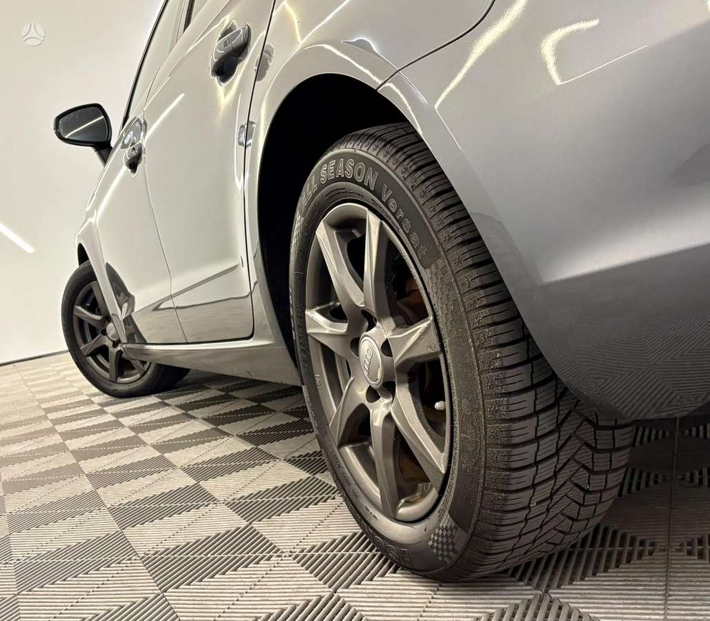 Audi A3, 1.6 l., hatchback