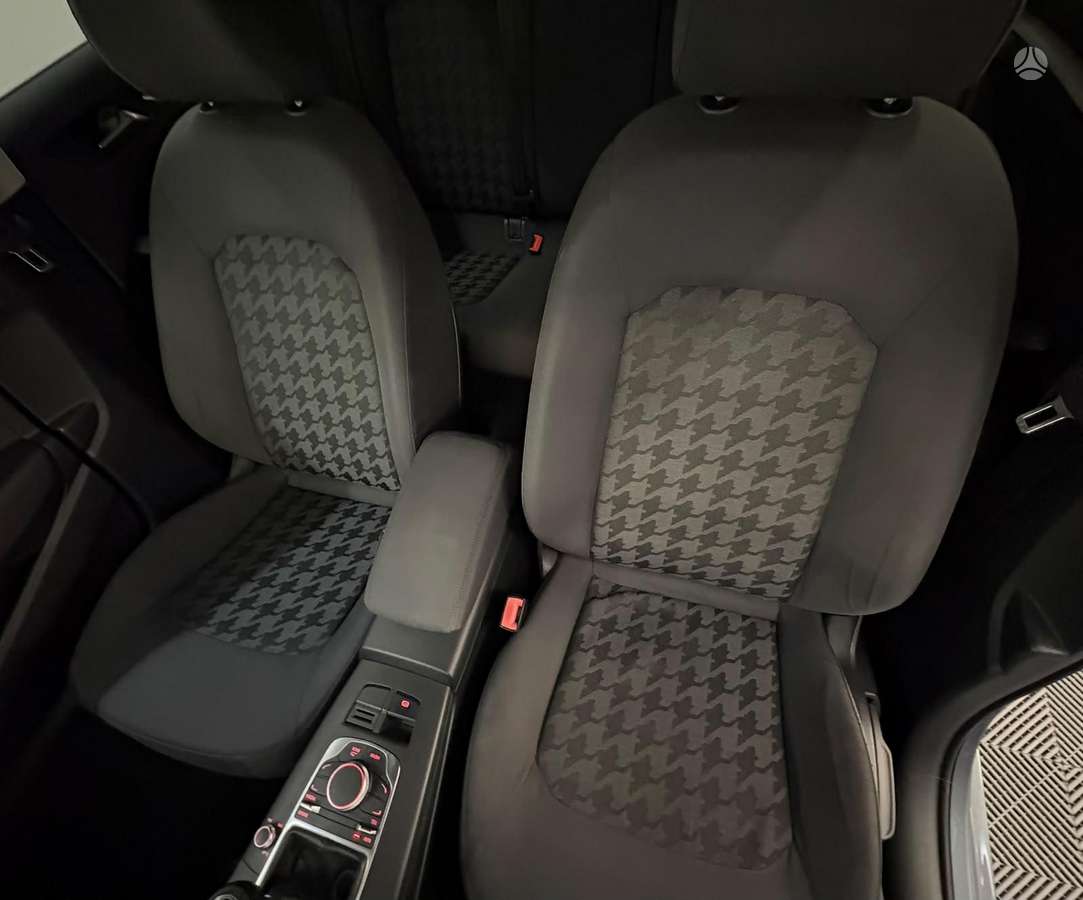 Audi A3, 1.6 l., Хэтчбек
