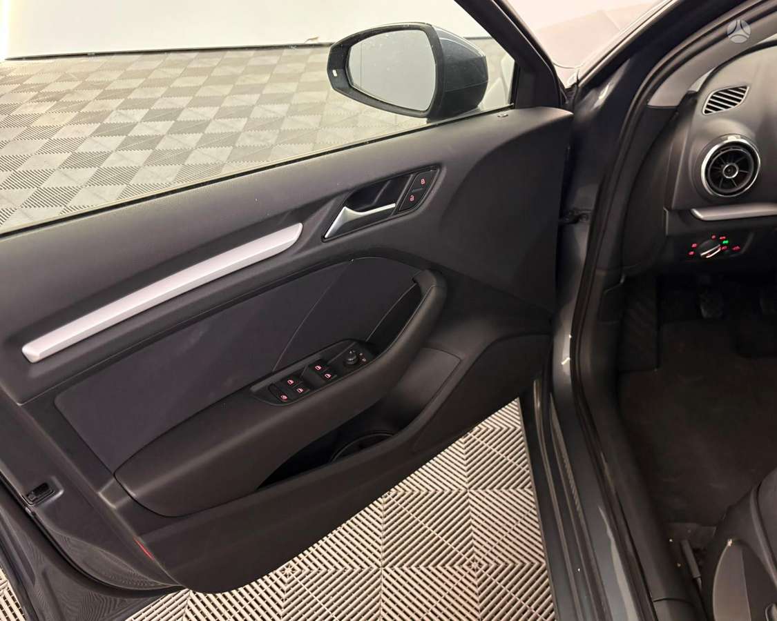 Audi A3, 1.6 l., Хэтчбек
