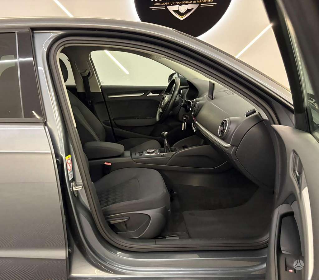 Audi A3, 1.6 l., hatchback