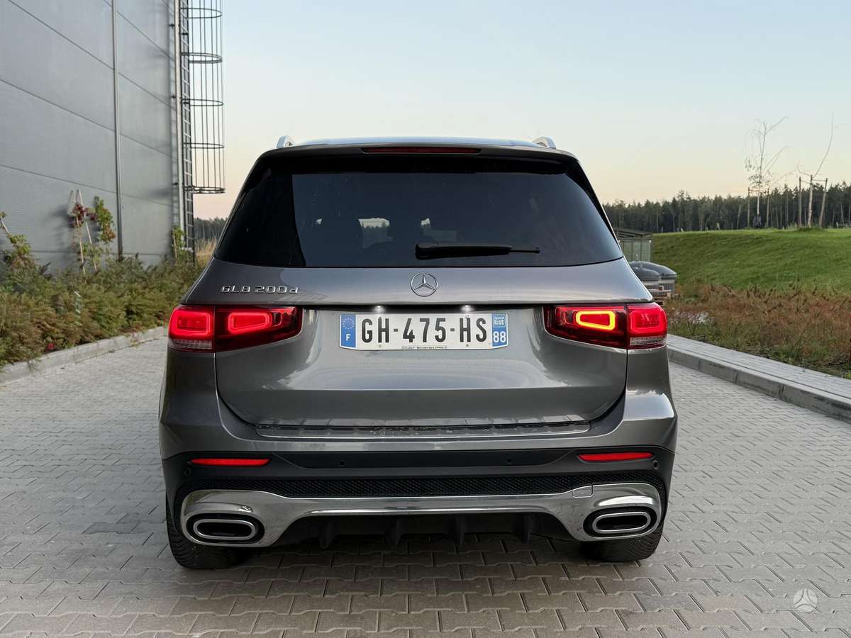 Mercedes-Benz GLB200 - 10