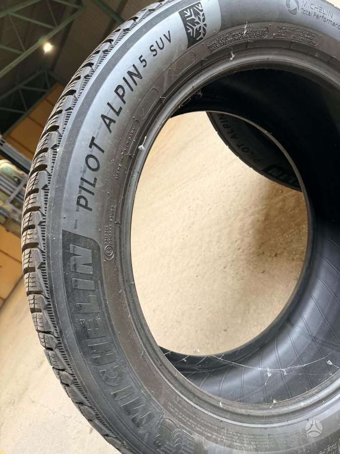 Michelin Pilot Alpin 5 SUV, winter 285/45 R21