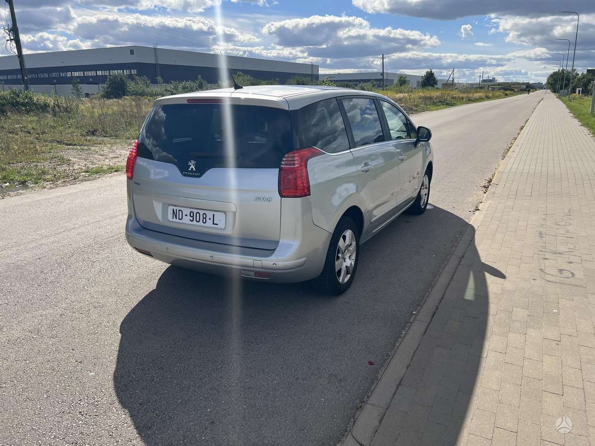 Peugeot 5008 - 9