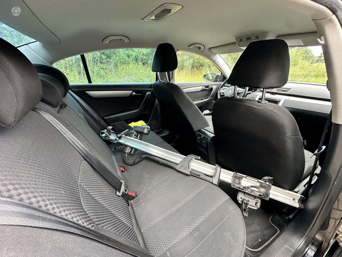 Volkswagen Passat - 8