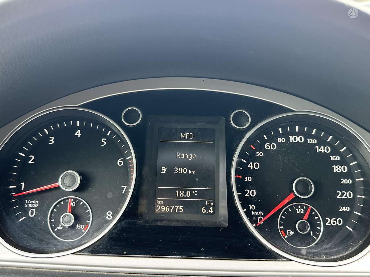 Volkswagen Passat - 10
