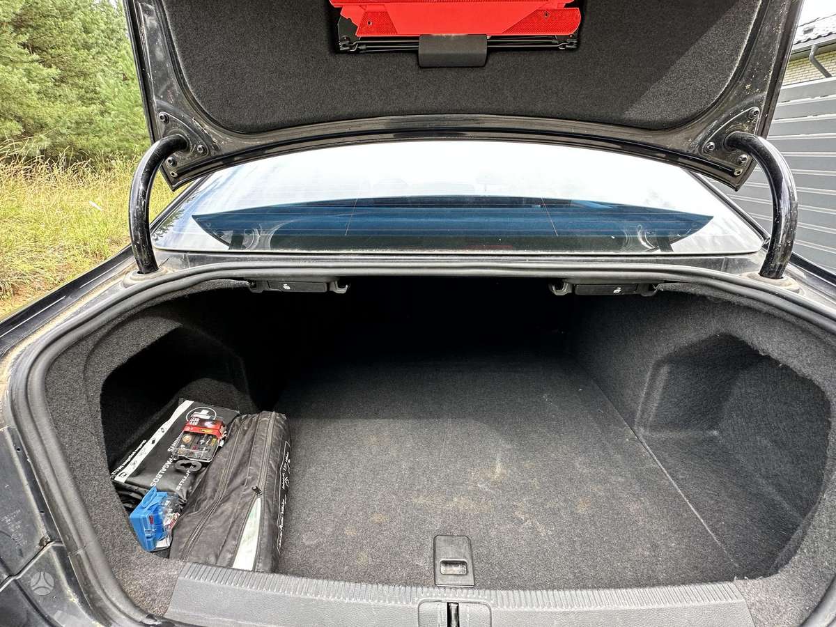 Volkswagen Passat - 11