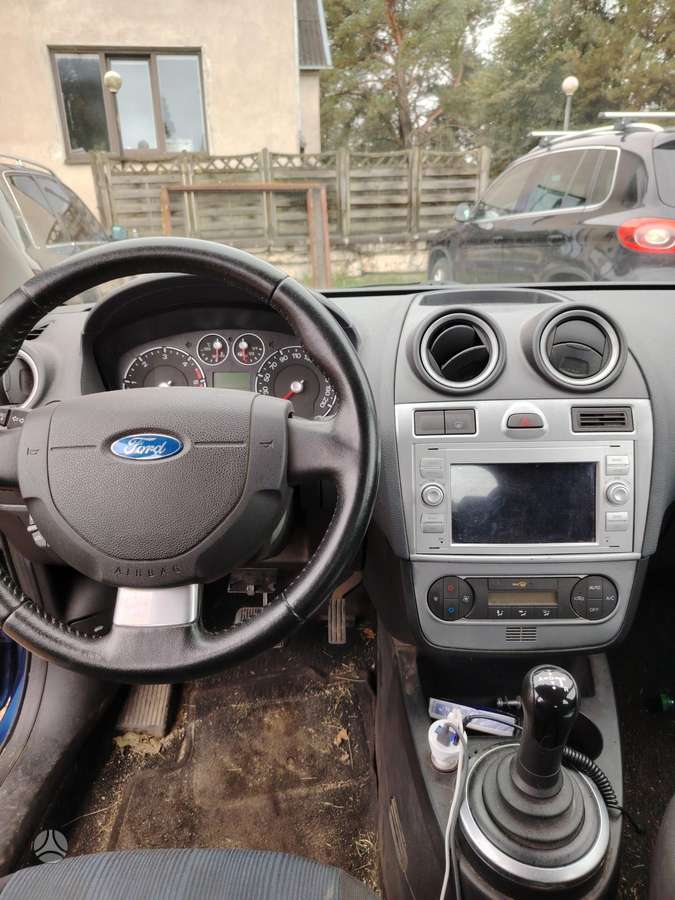 Ford Fiesta - 6