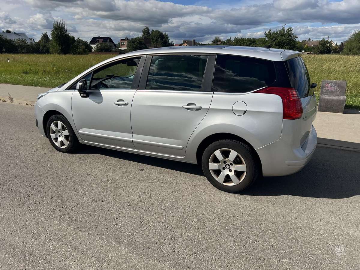 Peugeot 5008 - 12