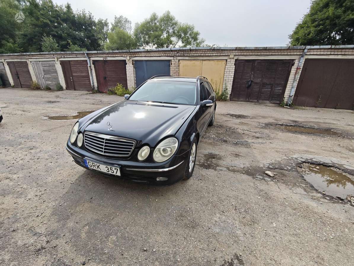 Mercedes-Benz E220 - 1