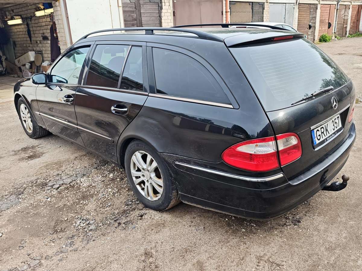 Mercedes-Benz E220 - 7