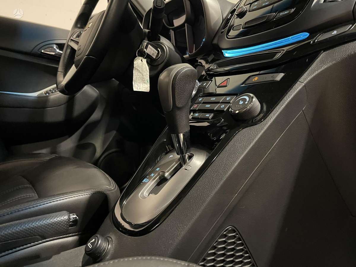 Chevrolet Orlando - 12