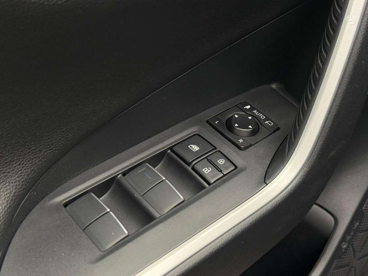 Toyota RAV4 - 10