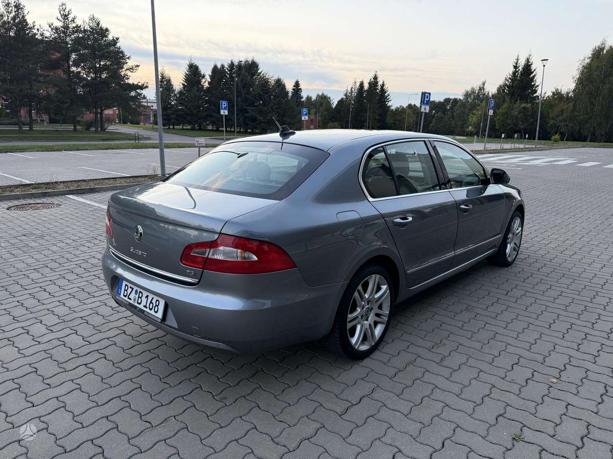 Skoda Superb, 1.8 l., Хэтчбек
