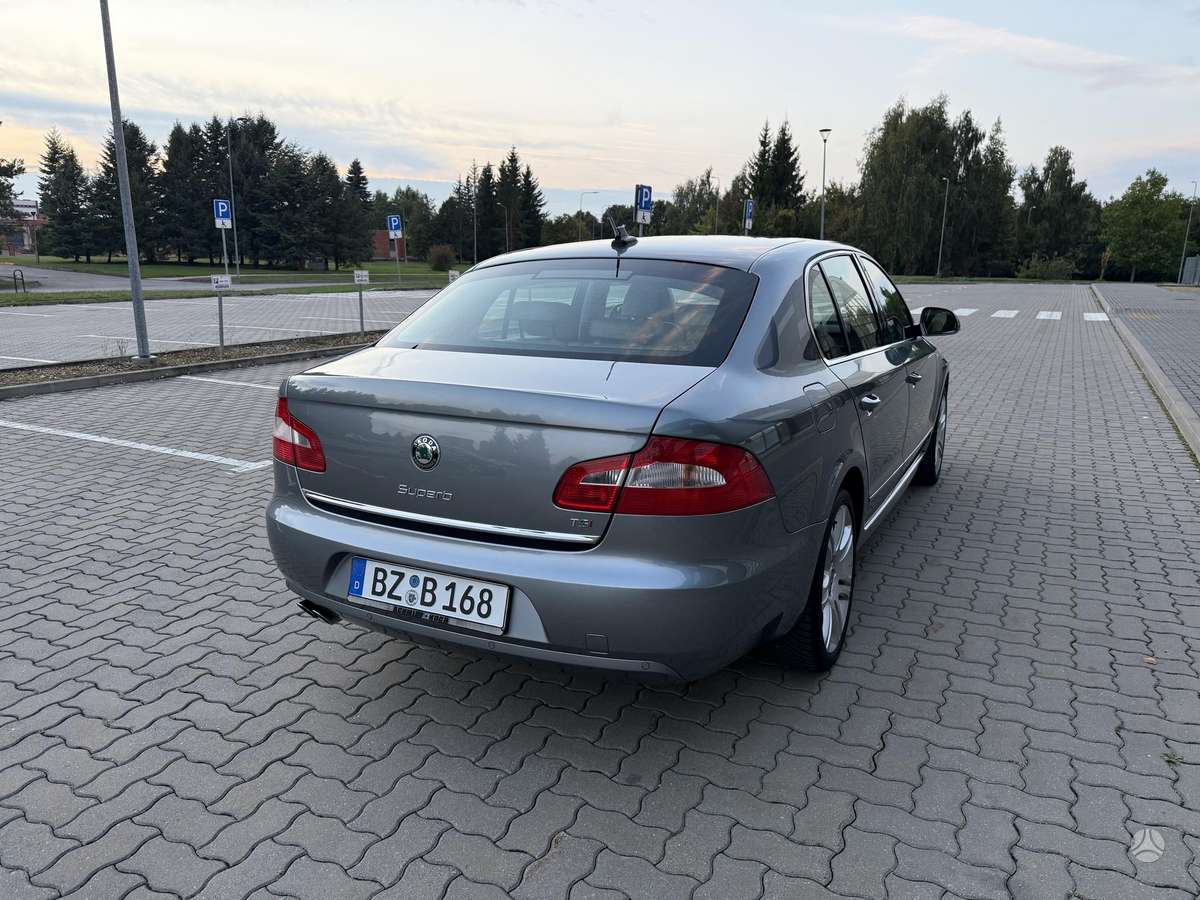 Skoda Superb, 1.8 l., Хэтчбек
