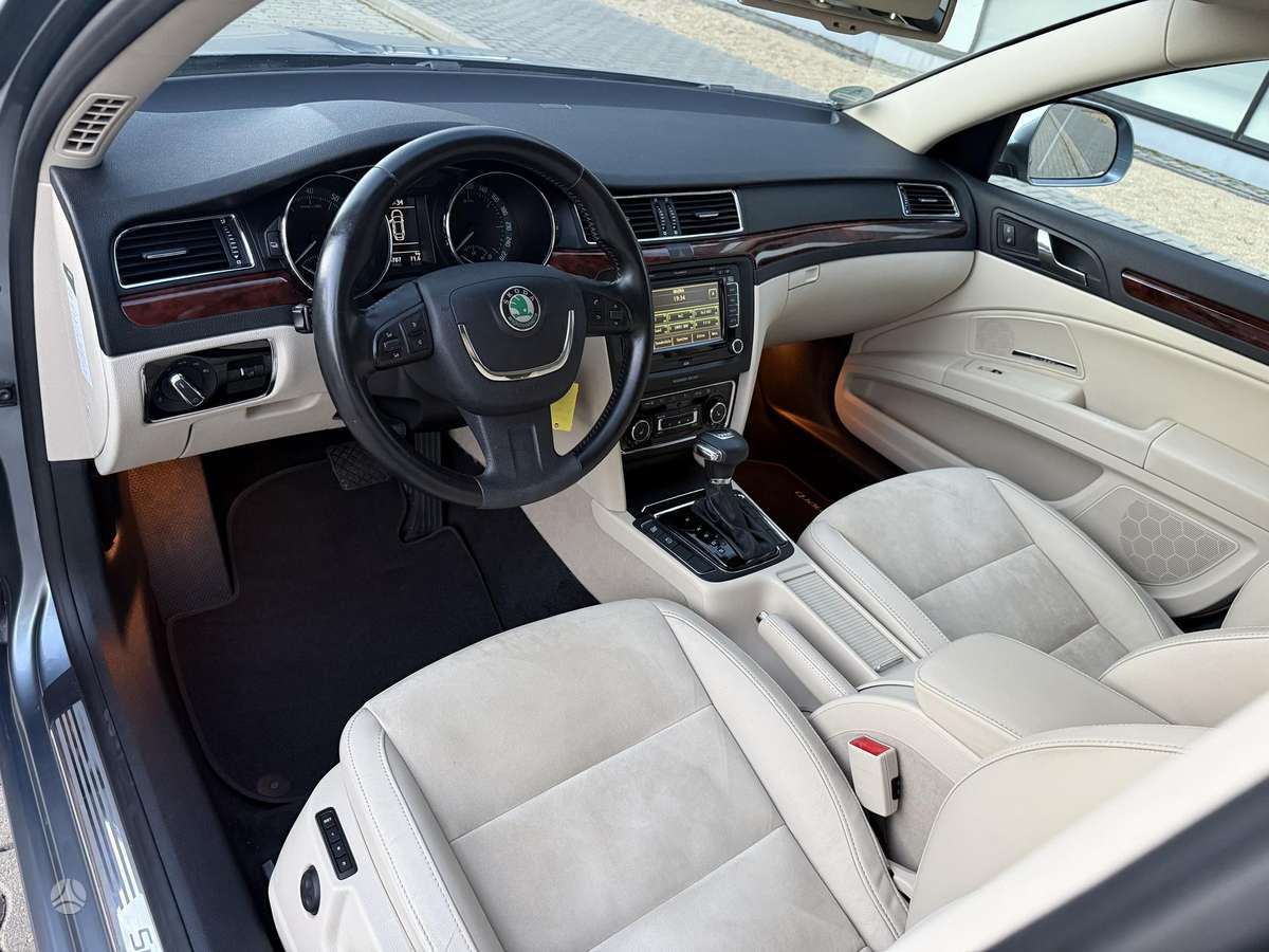 Skoda Superb, 1.8 l., hatchback