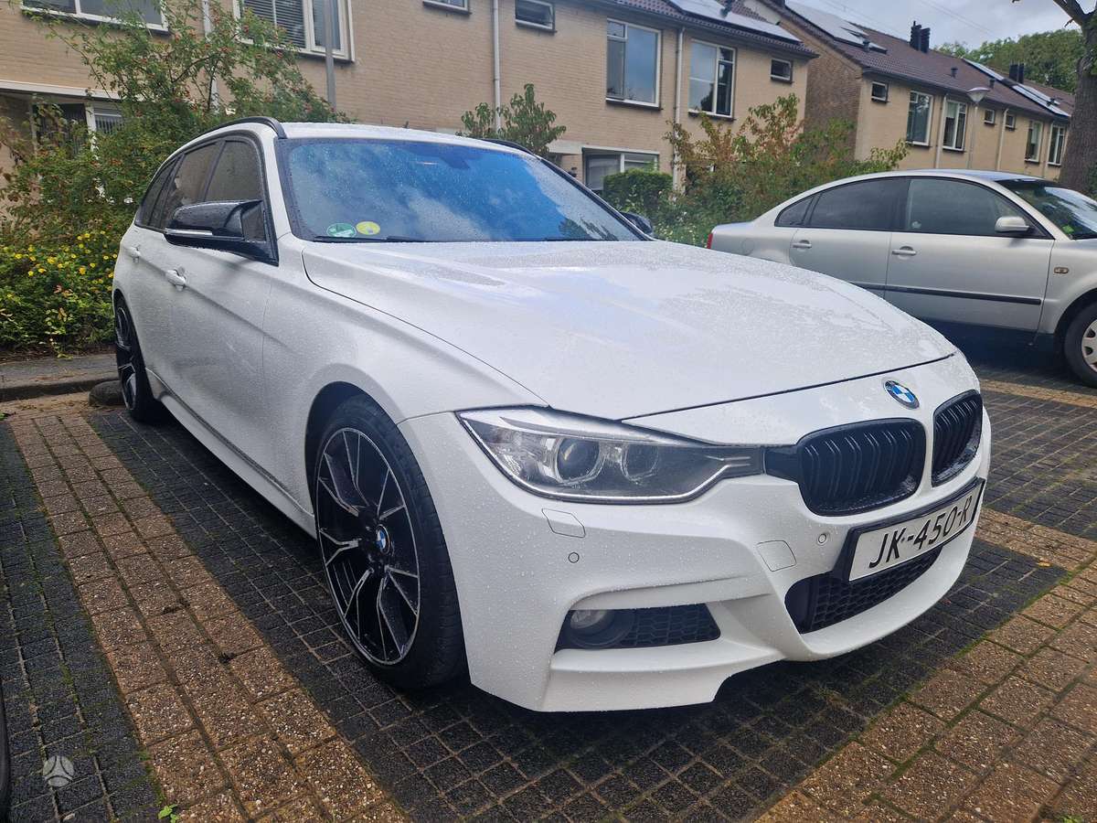 BMW 320 - 4