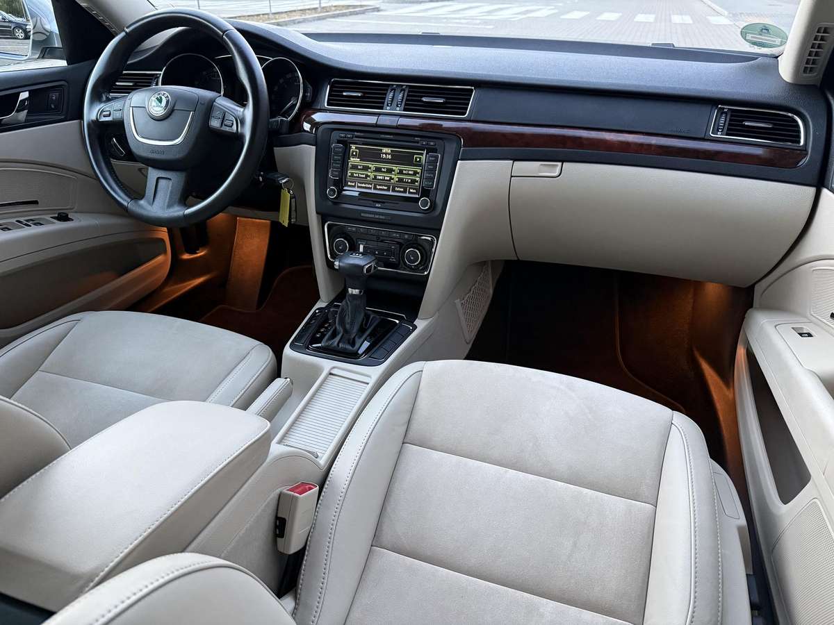 Skoda Superb, 1.8 l., hatchback