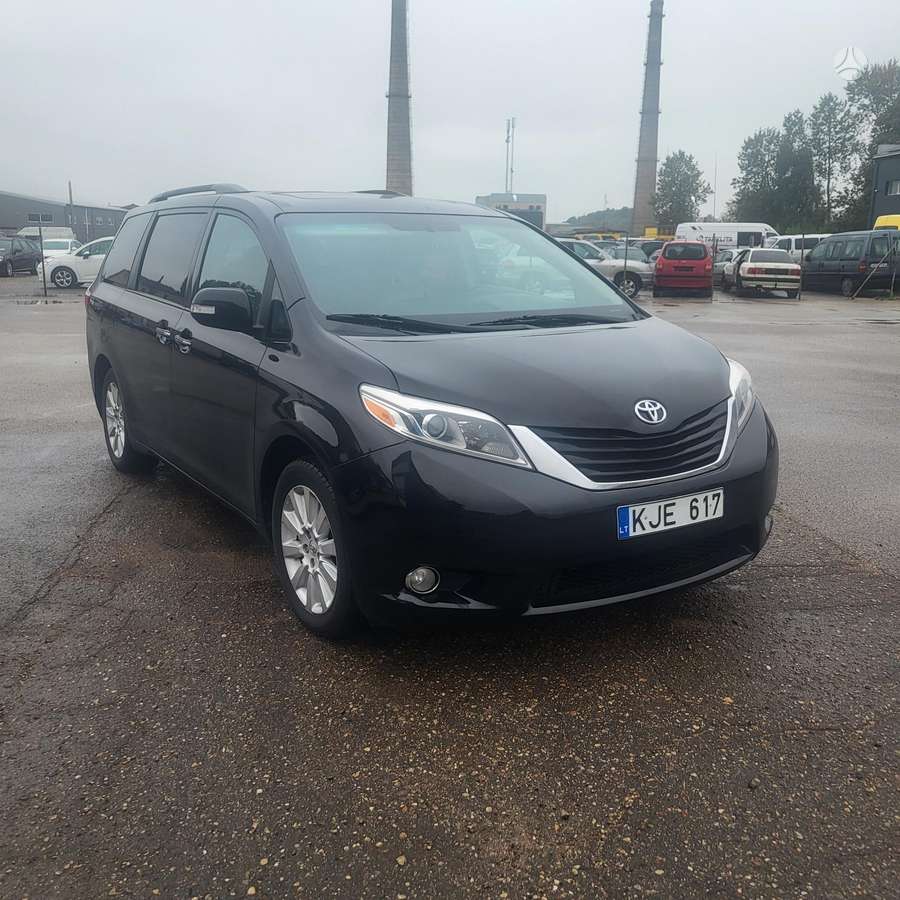Toyota Sienna - 3