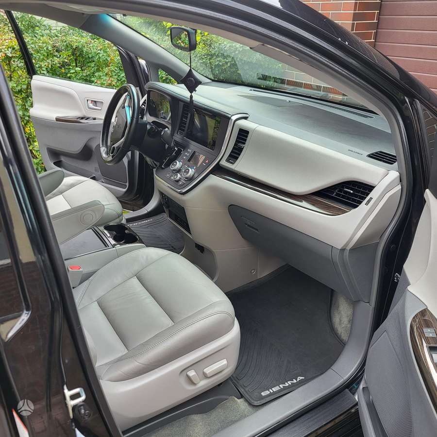 Toyota Sienna - 8