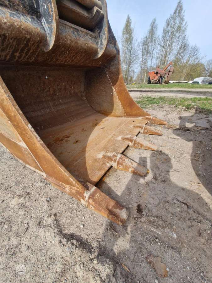 Kobelco SK300LC-10, excavator