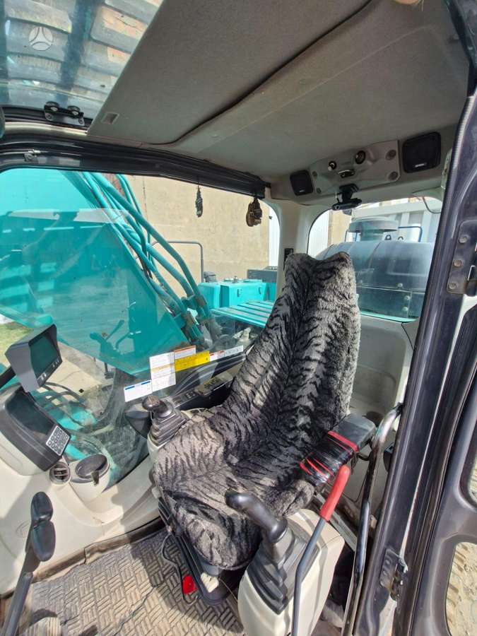 Kobelco SK300LC-10, excavator