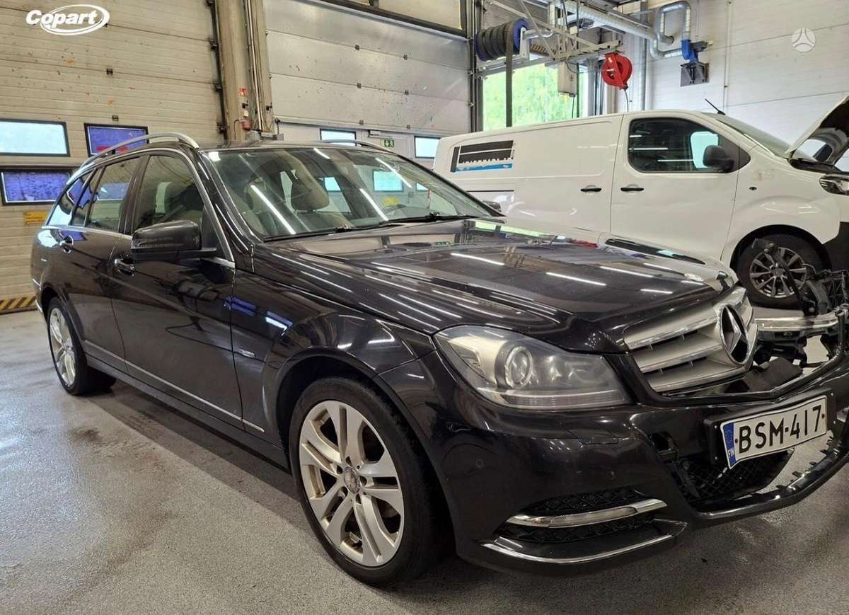 Mercedes-Benz C220 - 1