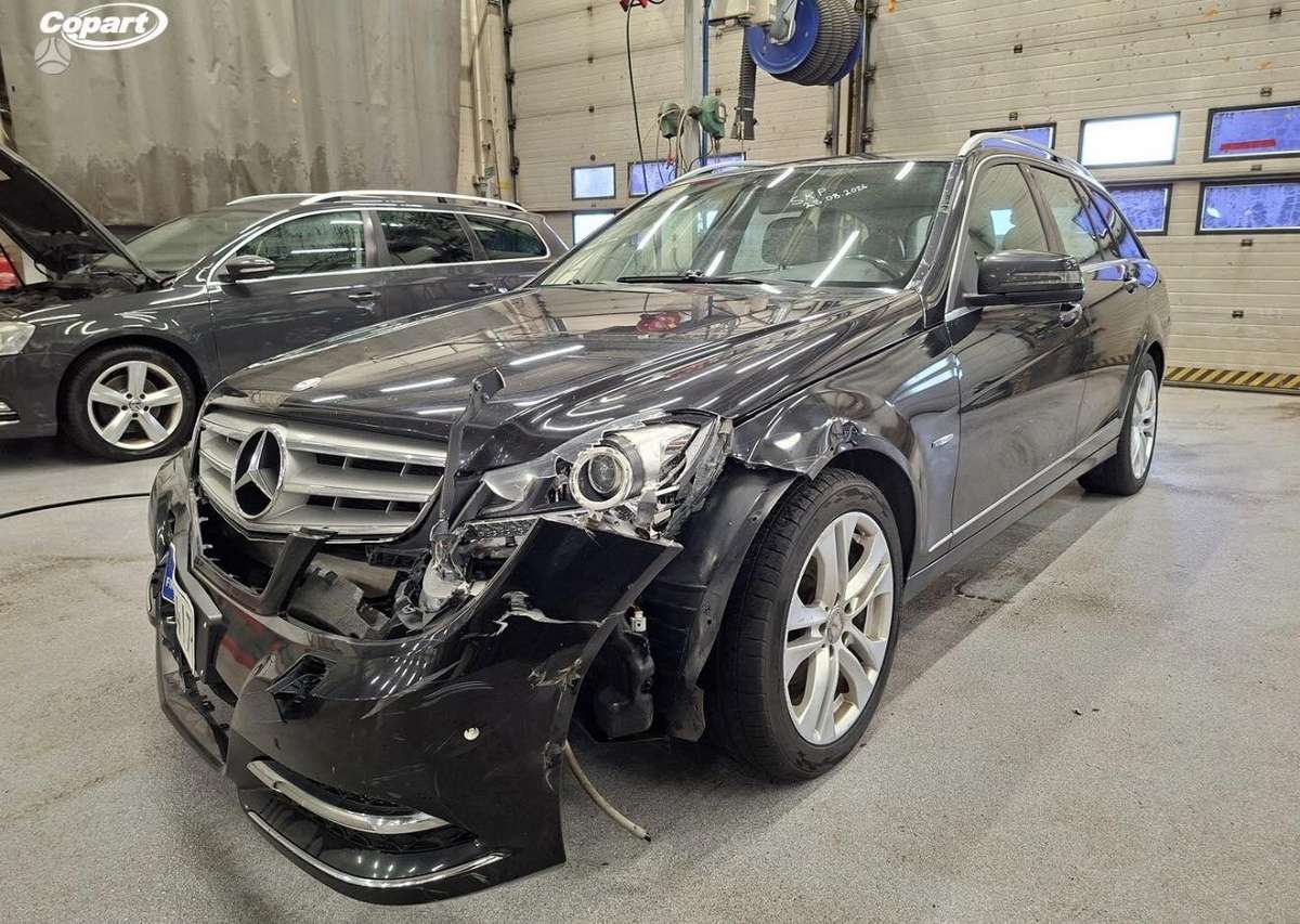 Mercedes-Benz C220 - 2