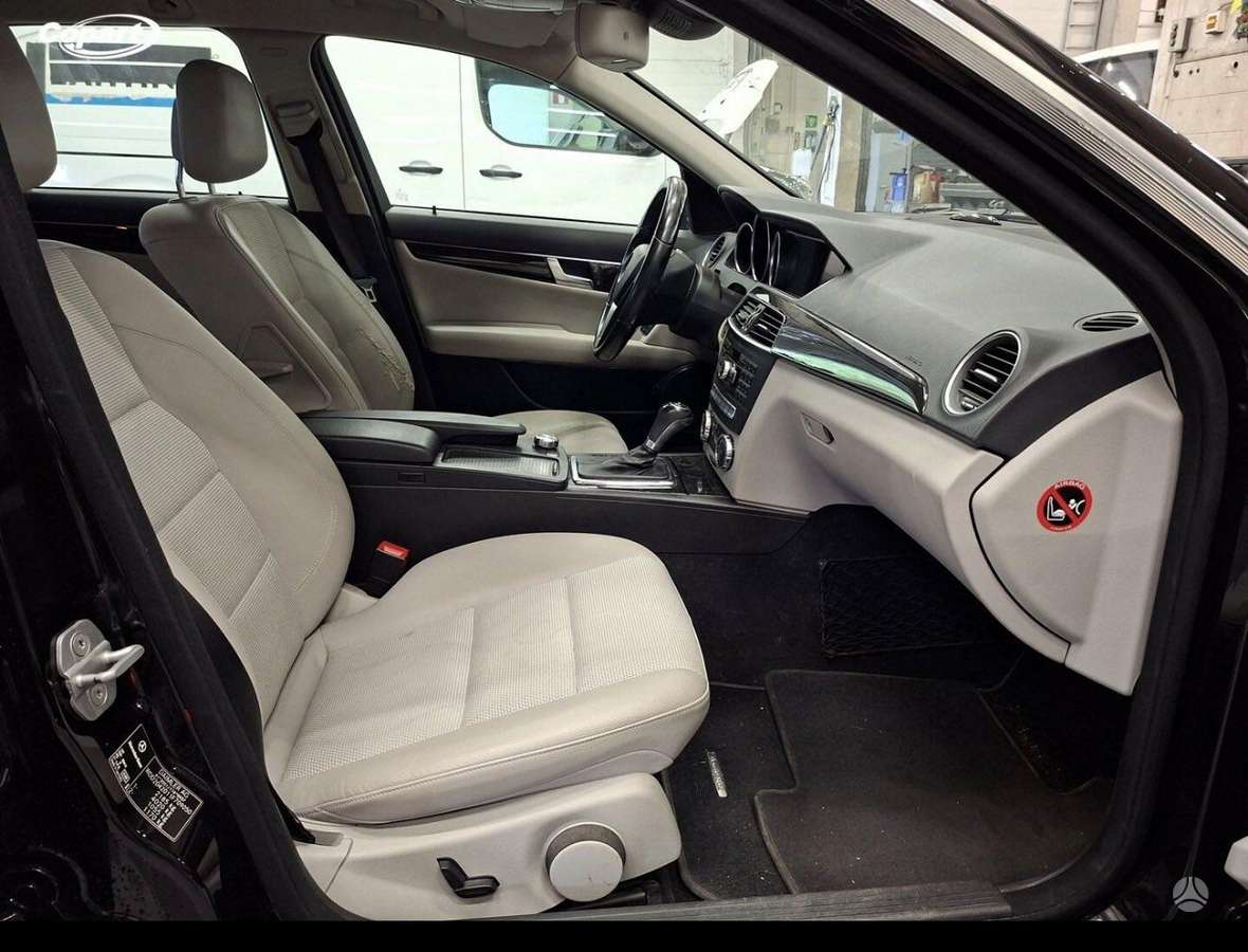 Mercedes-Benz C220 - 4