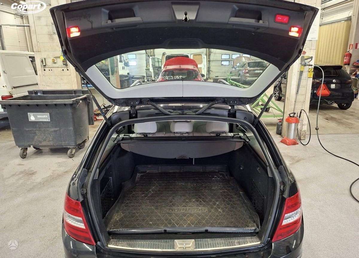Mercedes-Benz C220 - 10
