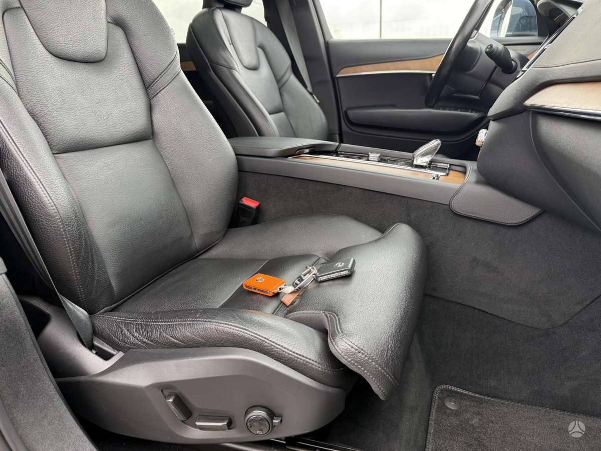 Volvo XC90 - 12