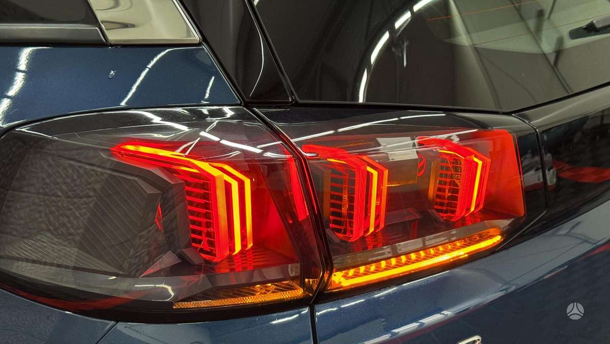 Peugeot 5008 - 8