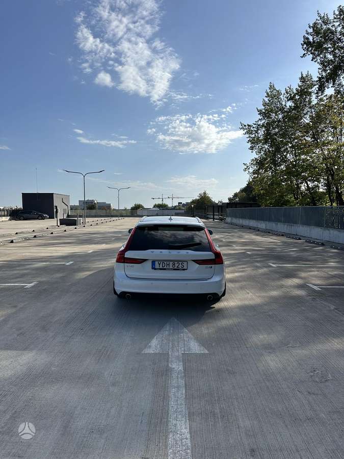 Volvo V90 - 5