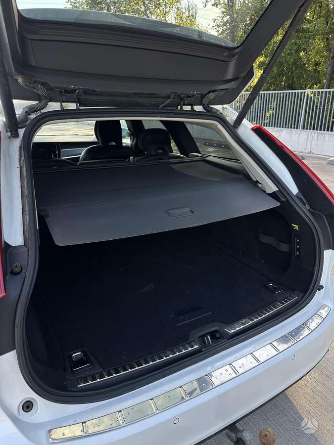 Volvo V90 - 11