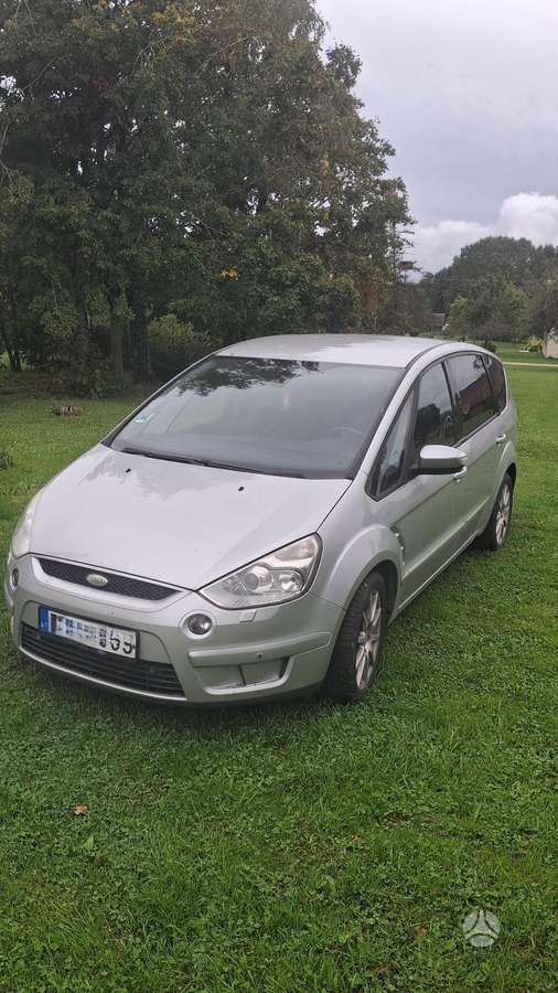Ford S-MAX - 1
