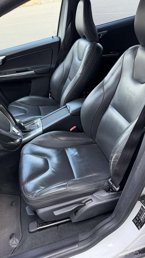 Volvo XC60 - 11