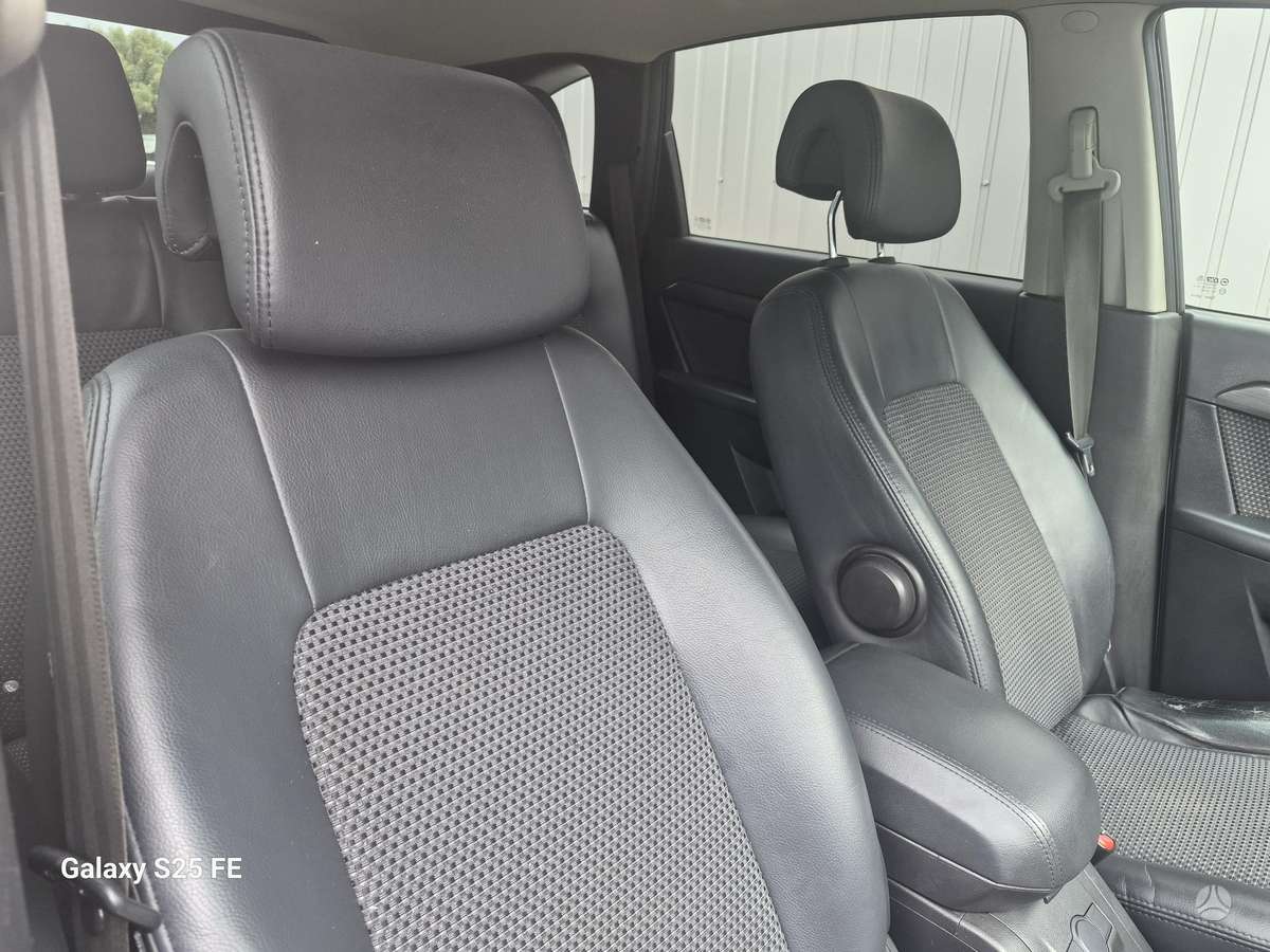 Chevrolet Captiva - 11