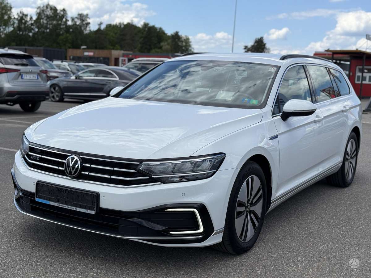 Volkswagen Passat - 4