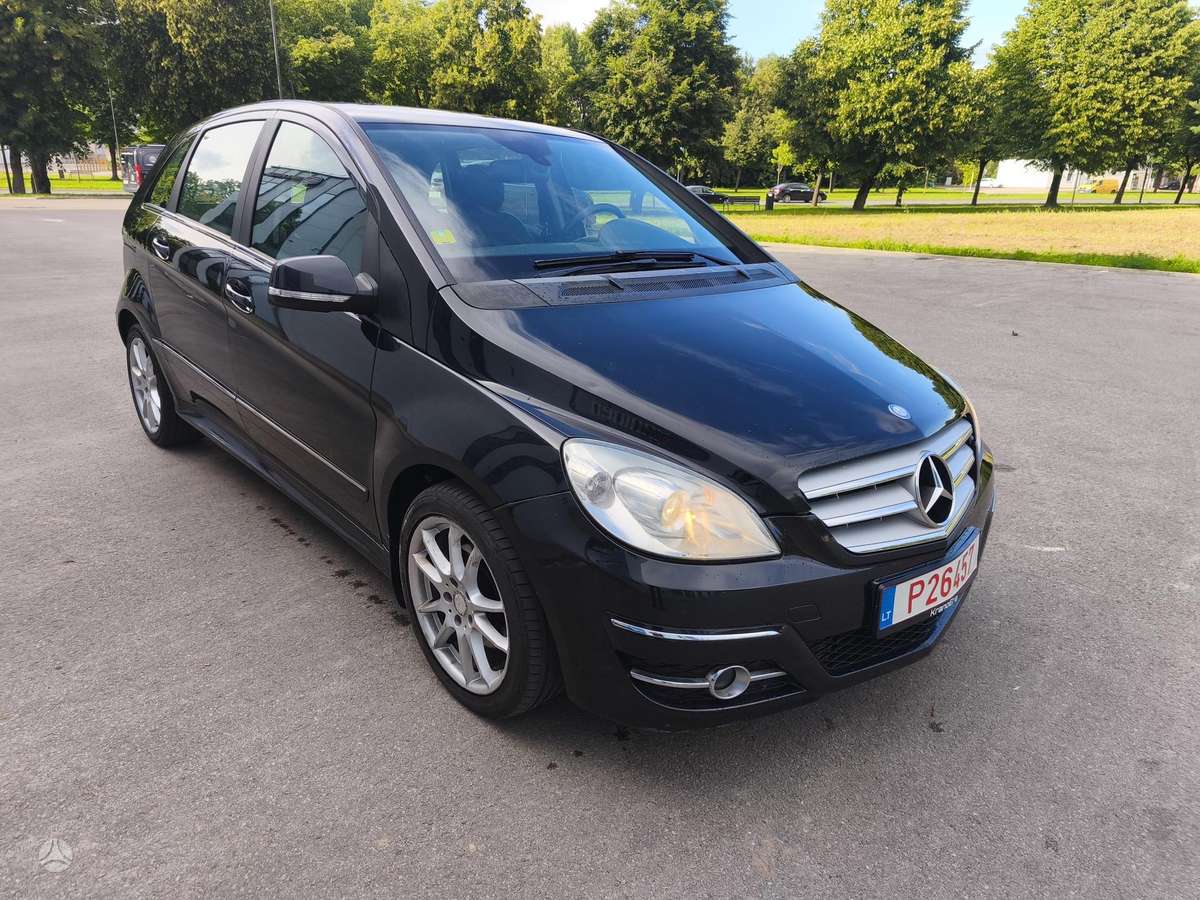 Mercedes-Benz B180 - 6