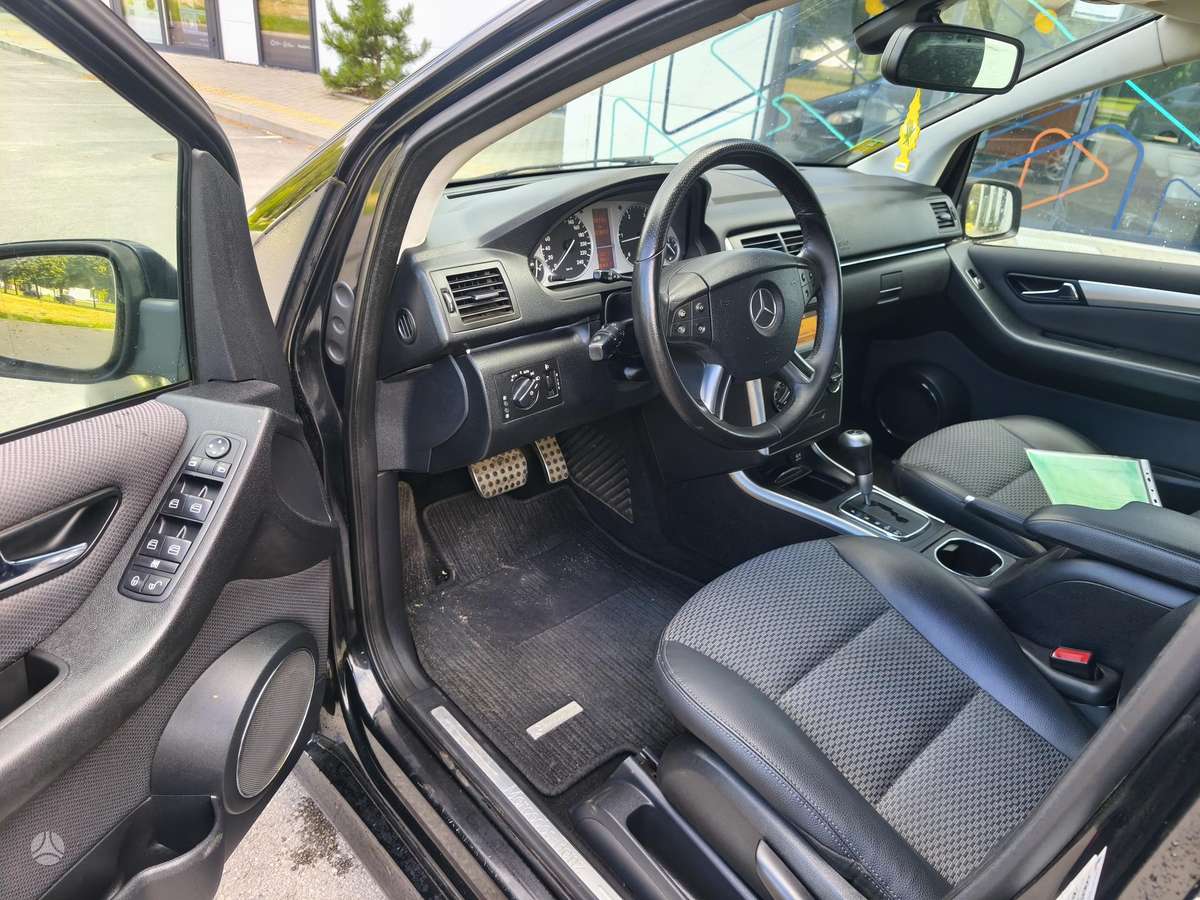 Mercedes-Benz B180 - 7