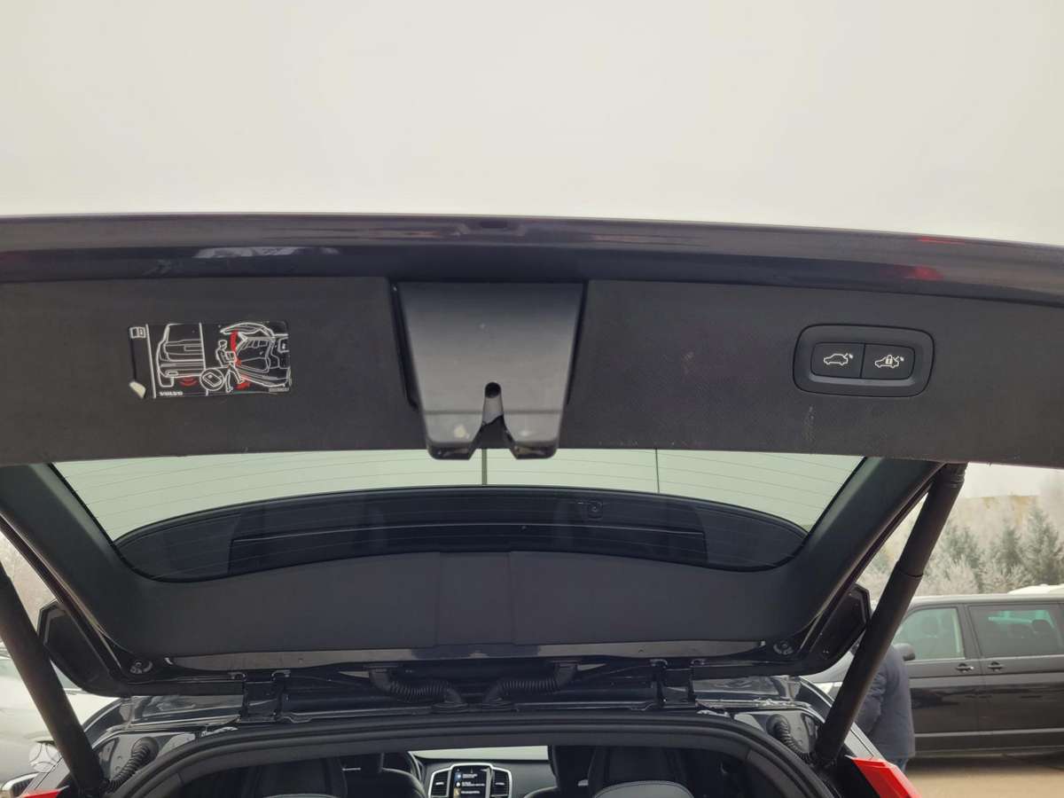 Volvo XC90 - 9