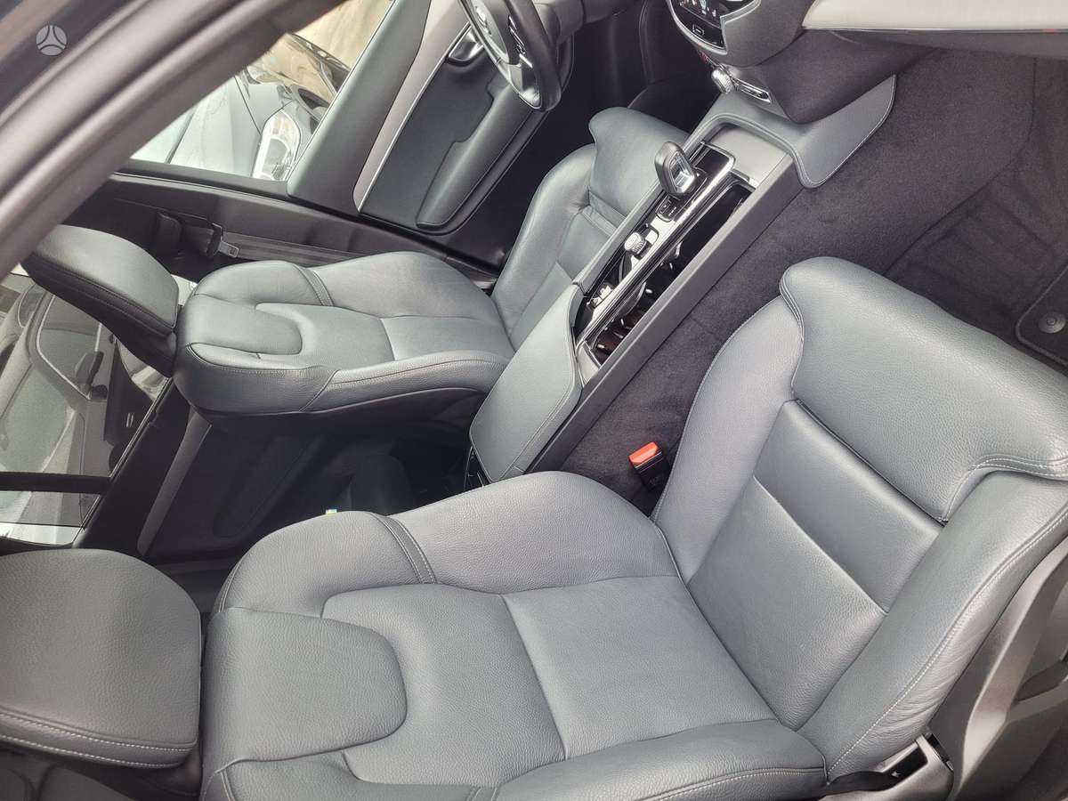 Volvo XC90 - 10