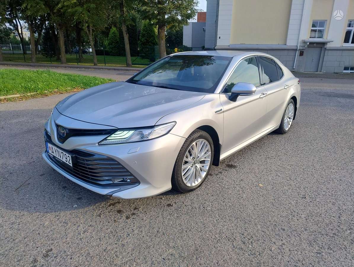 Toyota Camry - 1